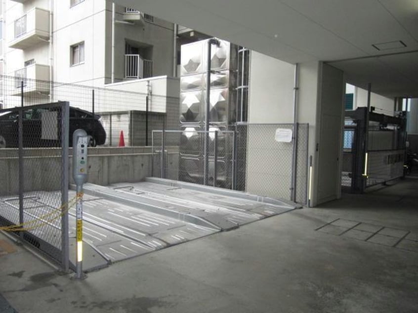  名古屋市営地下鉄名城線/久屋大通駅 徒歩7分 9階 築17年