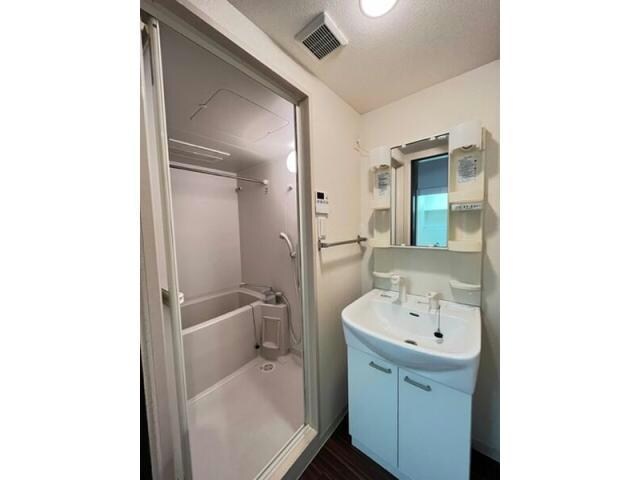  名古屋市営地下鉄東山線/新栄町駅 徒歩8分 4階 築17年