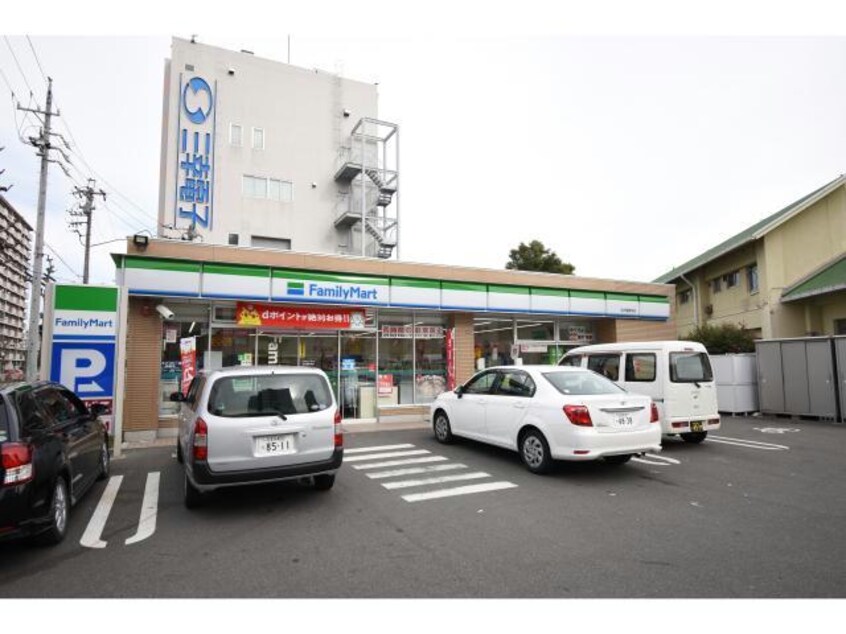 ファミリーマート名古屋新栄店(コンビニ)まで259m 名古屋市営地下鉄鶴舞線/鶴舞駅 徒歩10分 2階 築12年