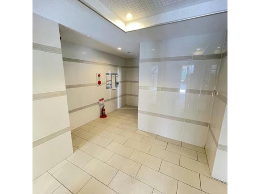  名古屋市営地下鉄東山線/新栄町駅 徒歩10分 2階 築8年