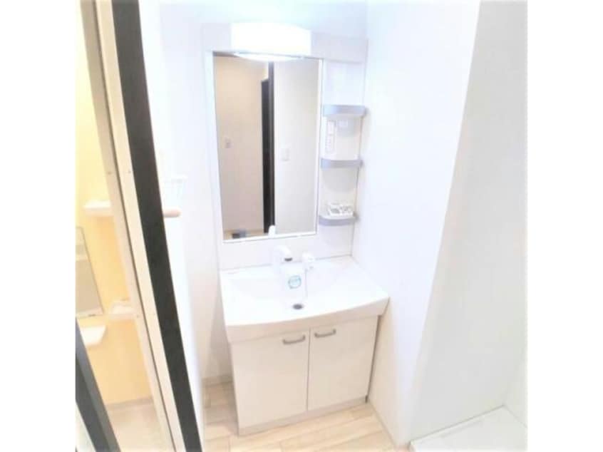  名古屋市営地下鉄東山線/新栄町駅 徒歩10分 2階 築8年