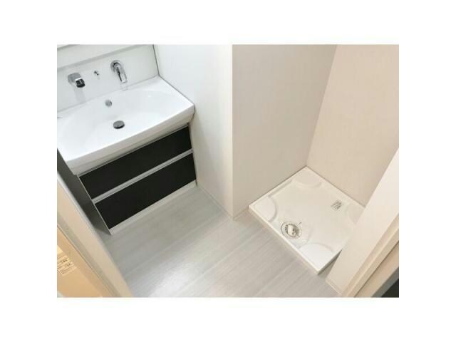  名古屋市営地下鉄東山線/新栄町駅 徒歩6分 7階 築8年