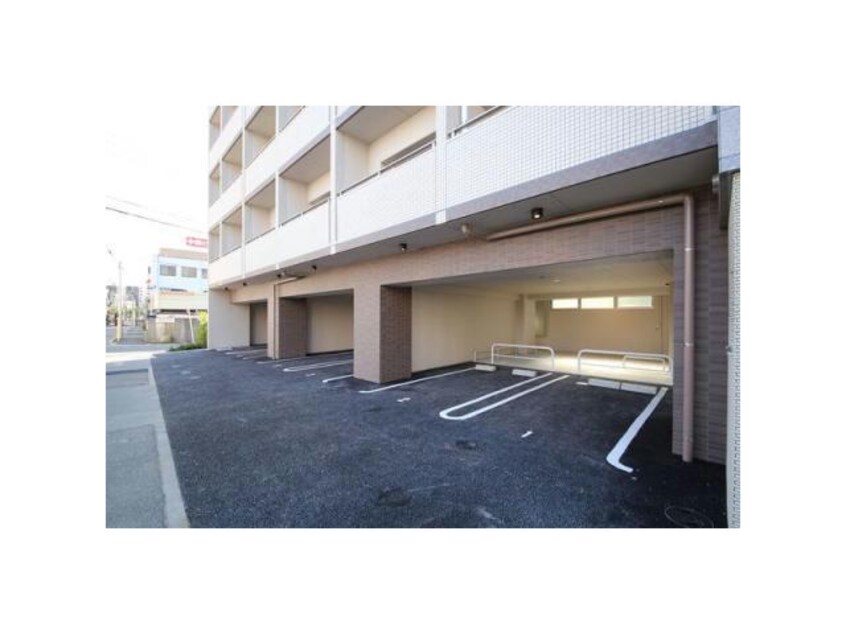  名古屋市営地下鉄東山線/新栄町駅 徒歩10分 5階 築8年