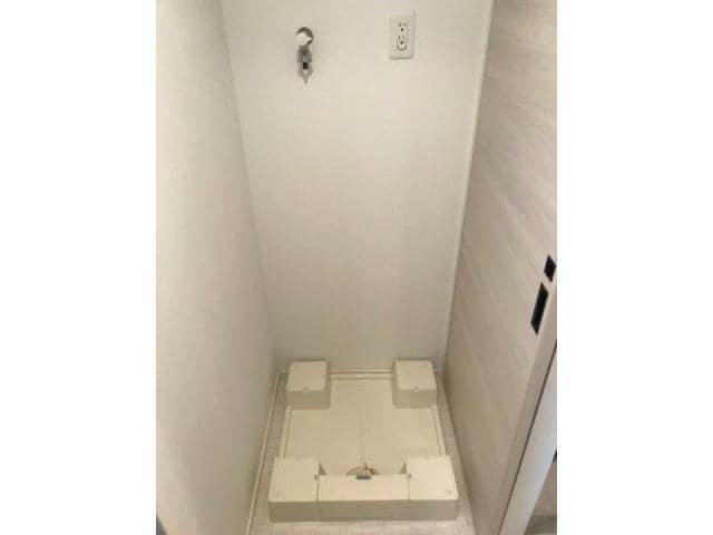  名古屋市営地下鉄東山線/新栄町駅 徒歩10分 2階 築8年