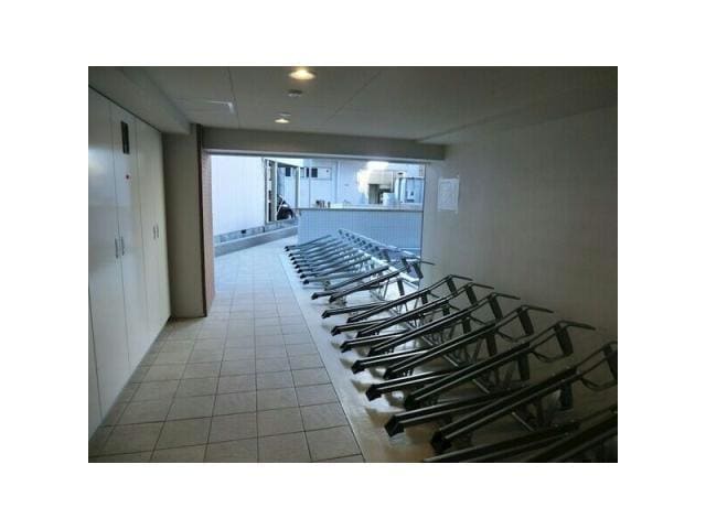  名古屋市営地下鉄東山線/新栄町駅 徒歩10分 13階 築8年