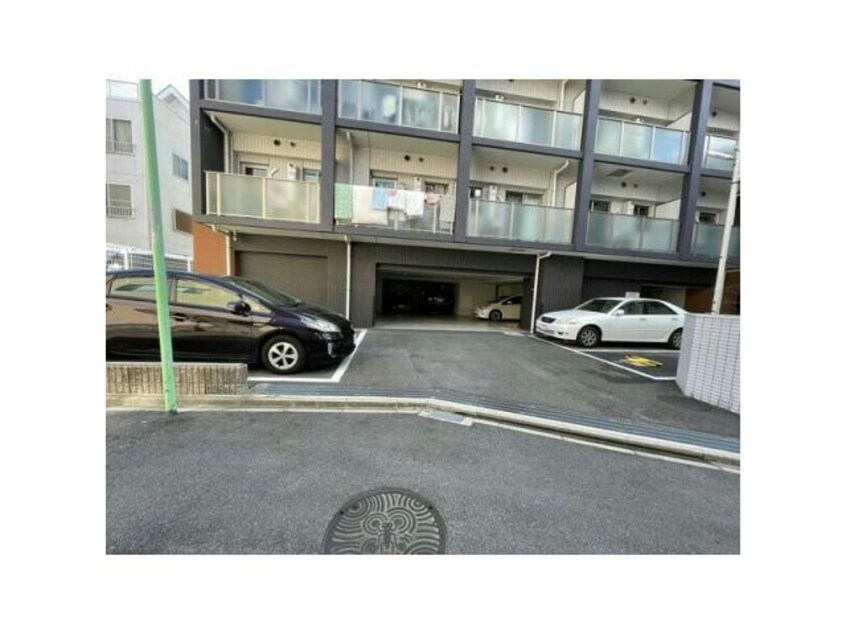  名古屋市営地下鉄東山線/新栄町駅 徒歩10分 13階 築8年