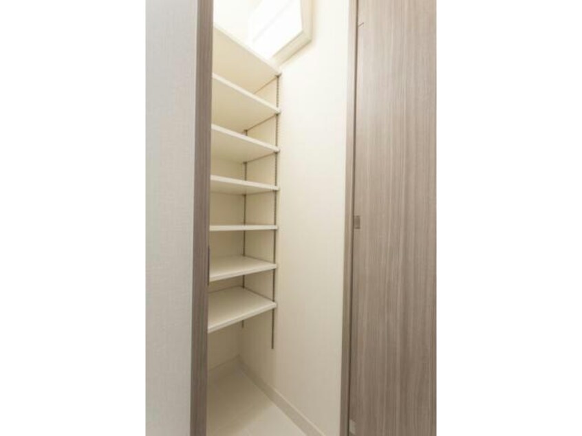  名古屋市営地下鉄鶴舞線/丸の内駅 徒歩3分 11階 築8年