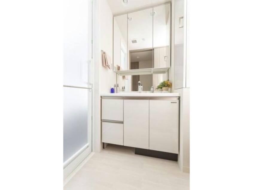  名古屋市営地下鉄鶴舞線/丸の内駅 徒歩3分 11階 築8年