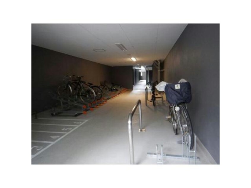  名古屋市営地下鉄鶴舞線/丸の内駅 徒歩3分 11階 築8年