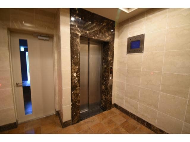  名古屋市営地下鉄名城線/久屋大通駅 徒歩4分 8階 築11年