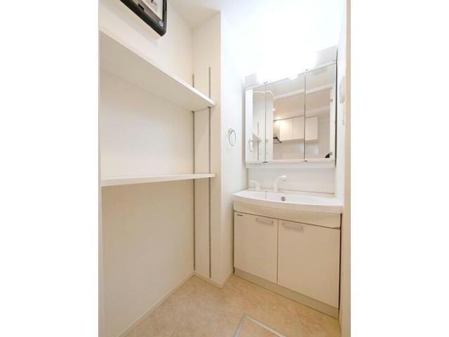  名古屋市営地下鉄東山線/新栄町駅 徒歩8分 7階 築10年