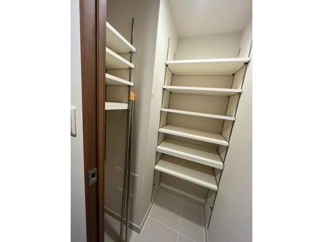  名古屋市営地下鉄名城線/久屋大通駅 徒歩5分 13階 築8年