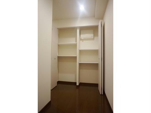  名古屋市営地下鉄名城線/久屋大通駅 徒歩2分 8階 築10年