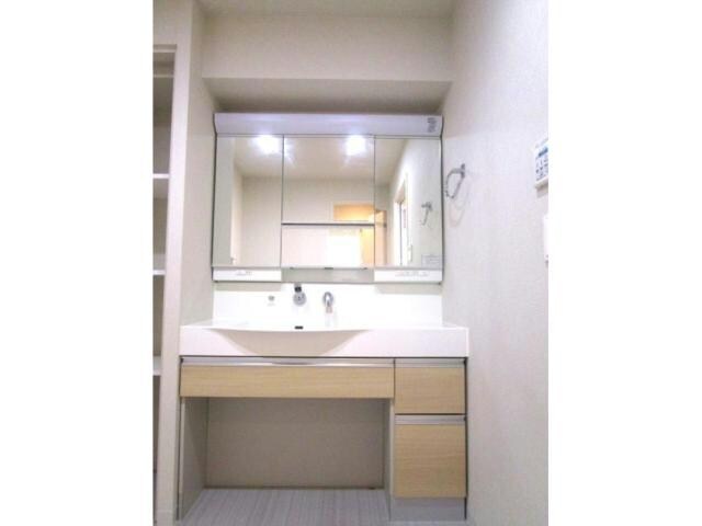  名古屋市営地下鉄名城線/久屋大通駅 徒歩2分 8階 築10年