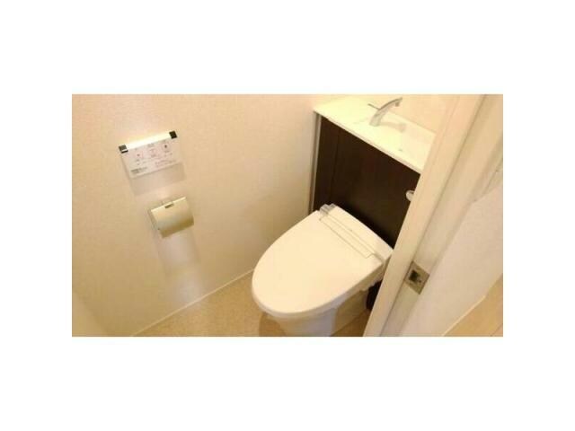  名古屋市営地下鉄東山線/新栄町駅 徒歩7分 3階 築8年