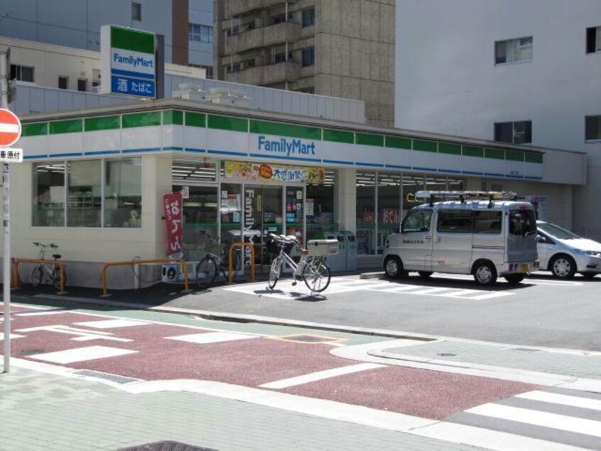 ファミリーマート名古屋栄五丁目店(コンビニ)まで200m 名古屋市営地下鉄名城線/矢場町駅 徒歩4分 10階 築18年