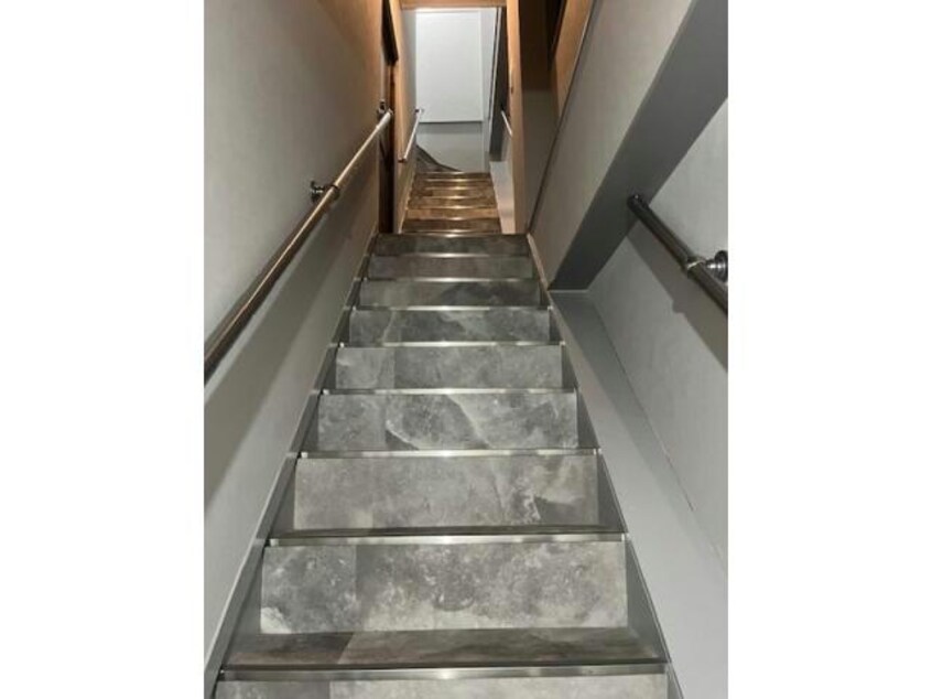  名古屋市営地下鉄東山線/新栄町駅 徒歩6分 2階 築41年