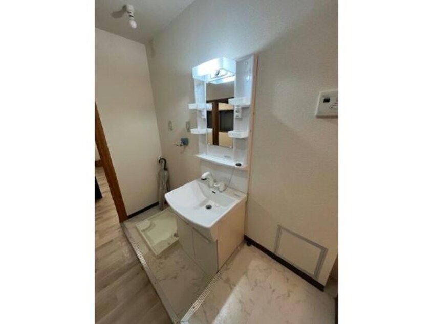  名古屋市営地下鉄東山線/新栄町駅 徒歩6分 2階 築41年