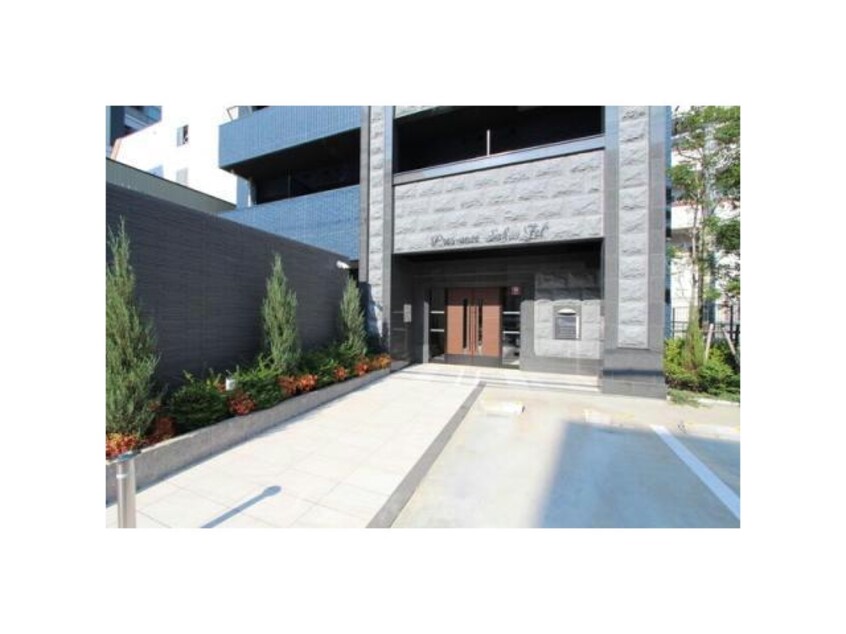  名古屋市営地下鉄東山線/新栄町駅 徒歩8分 8階 築6年