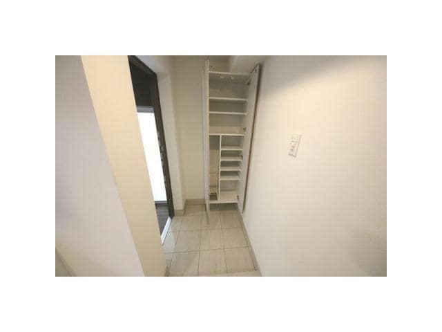  名古屋市営地下鉄東山線/新栄町駅 徒歩10分 8階 築4年