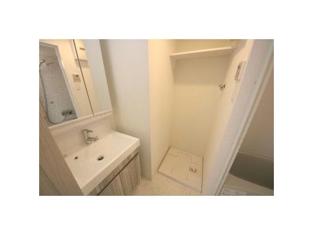  名古屋市営地下鉄東山線/新栄町駅 徒歩10分 8階 築4年