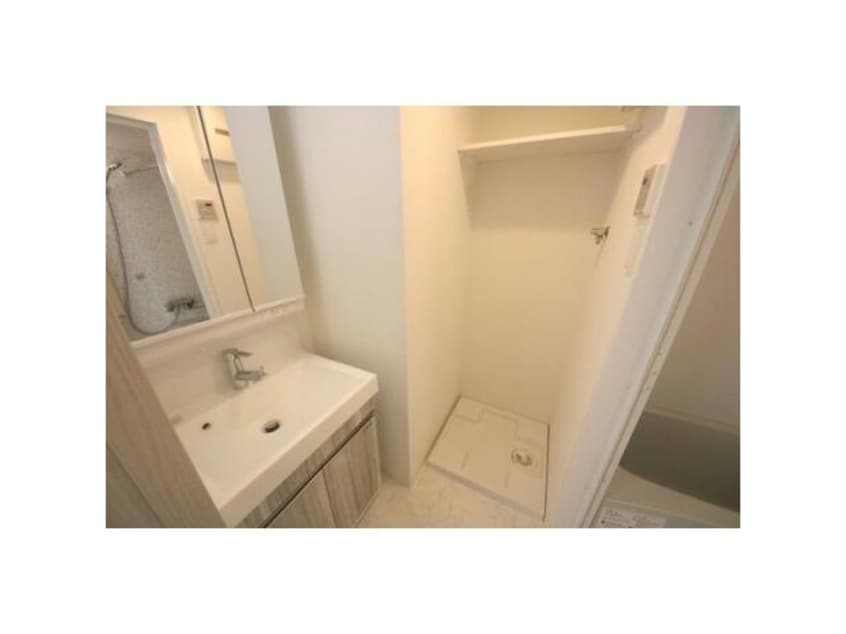  名古屋市営地下鉄東山線/新栄町駅 徒歩10分 8階 築4年