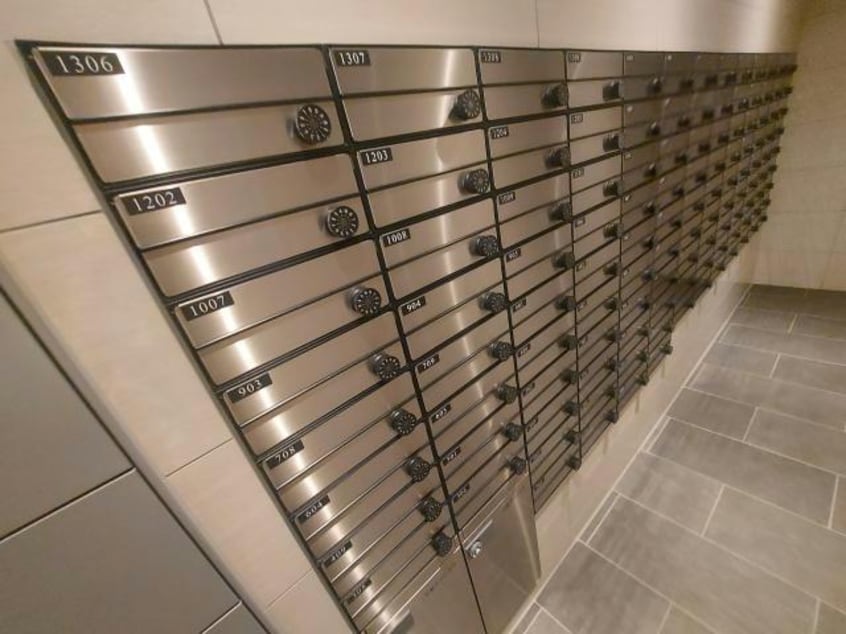  名古屋市営地下鉄東山線/新栄町駅 徒歩3分 8階 築3年