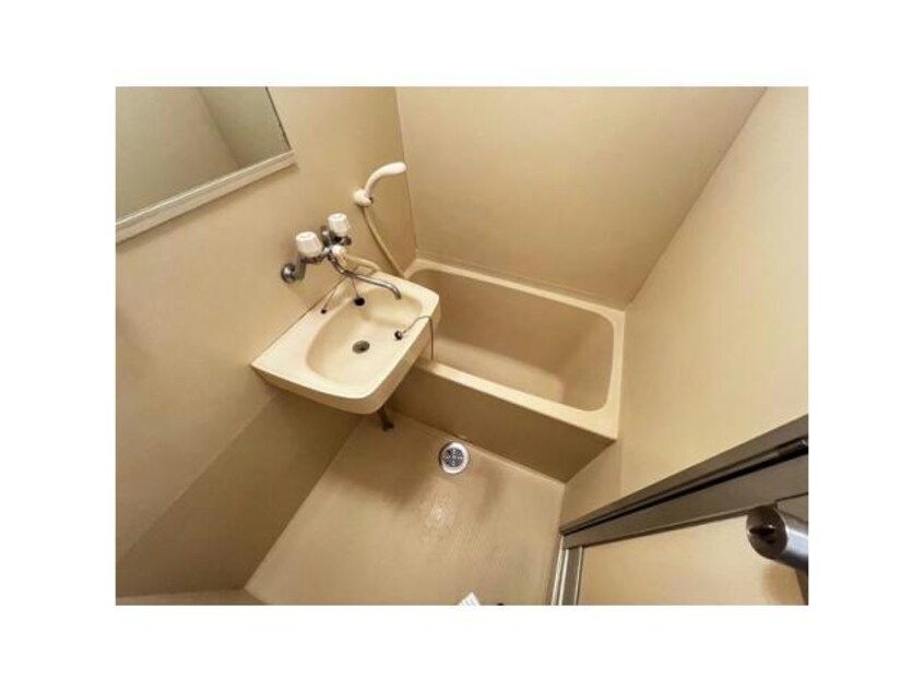  名古屋市営地下鉄鶴舞線/鶴舞駅 徒歩13分 2階 築28年