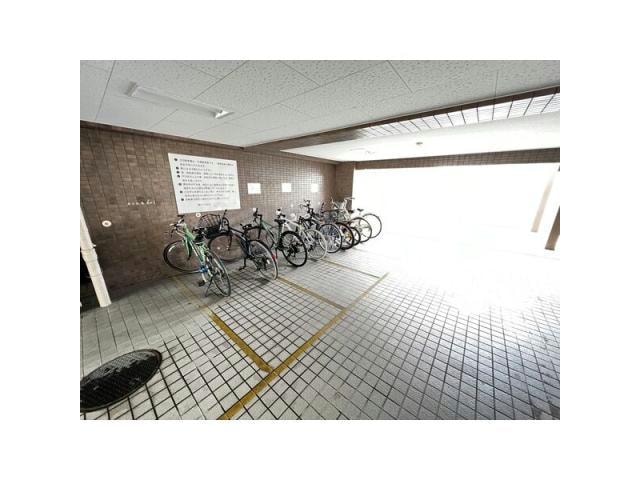  名古屋市営地下鉄鶴舞線/鶴舞駅 徒歩13分 2階 築28年