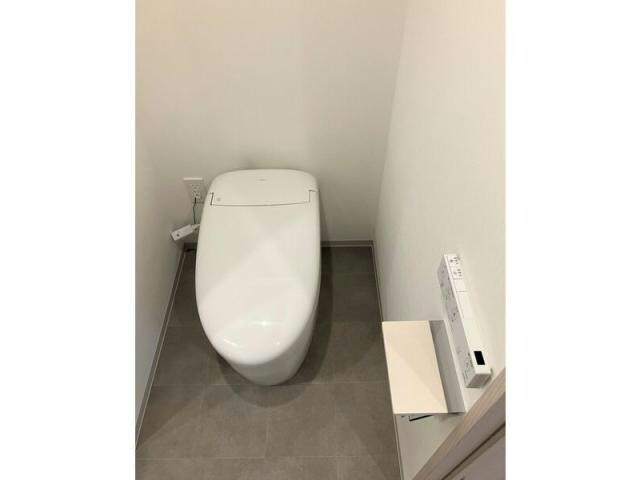  名古屋市営地下鉄東山線/新栄町駅 徒歩10分 2階 築1年