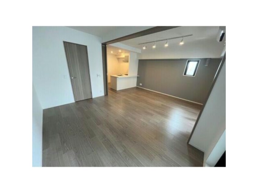  名古屋市営地下鉄東山線/新栄町駅 徒歩10分 5階 築1年