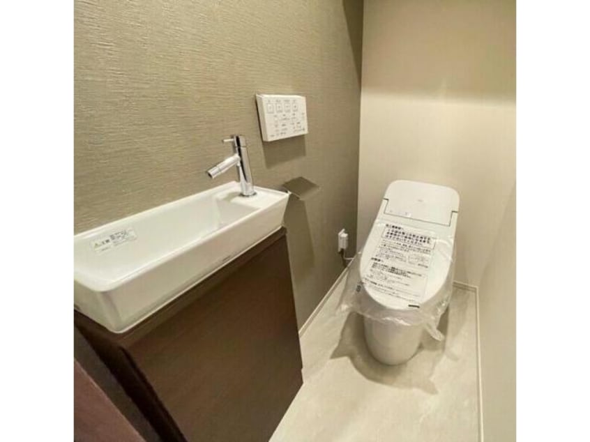  名古屋市営地下鉄東山線/伏見駅 徒歩3分 9階 築1年