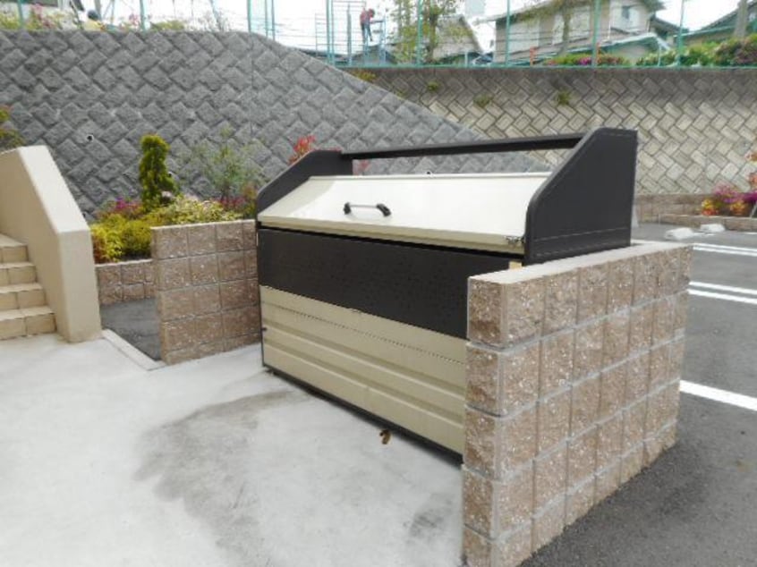  レジデンス　薪