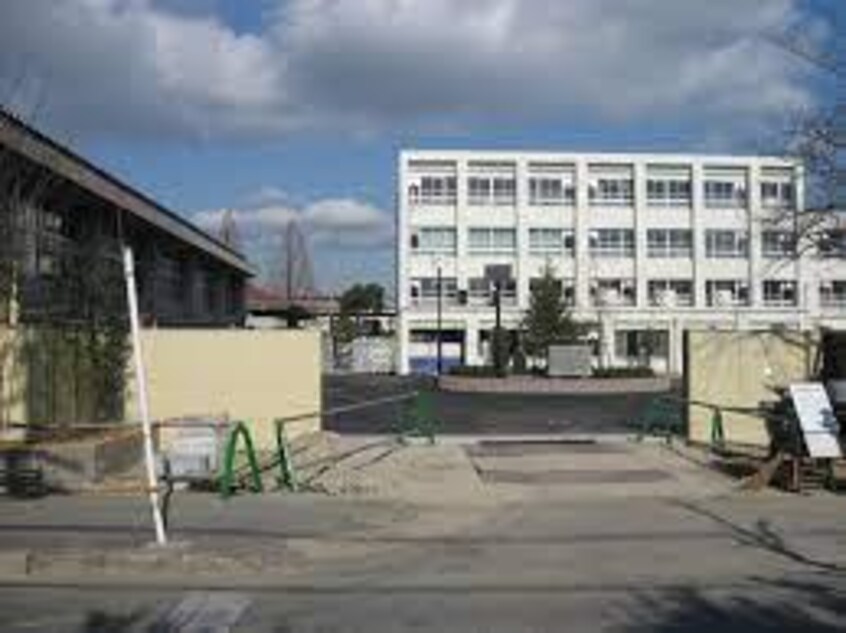 八幡市立男山第二中学校(中学校/中等教育学校)まで1330m ボヌール
