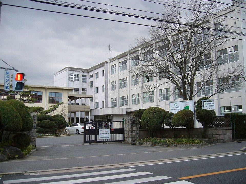 木津川市立木津中学校(中学校/中等教育学校)まで1383m アルファコート