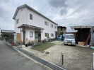 八幡市岩田松原貸店舗の外観