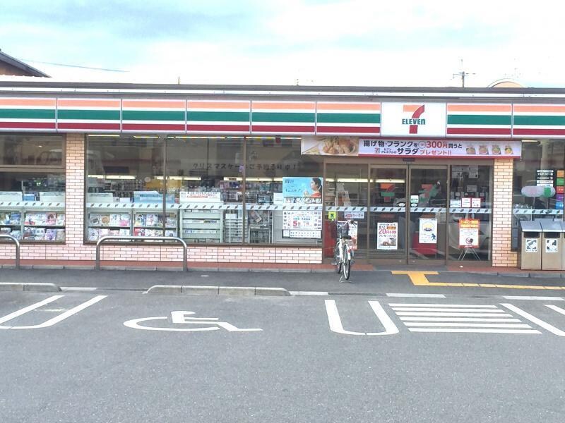 セブンイレブン木津川原田店(コンビニ)まで600m コンフォール