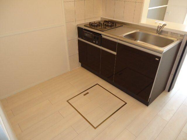  アクト　エミール