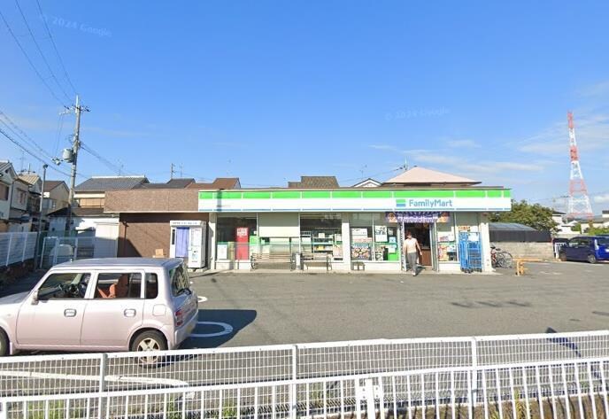 ファミリーマート城陽枇杷庄店(コンビニ)まで552m Mon Amour知原