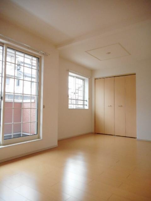  フラワータウン　アゼリア