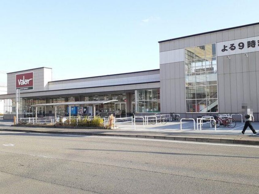 バロー下鳥羽店(スーパー)まで380m Ａｍａｚｉｎｇ　Ｔ＆Ｔ