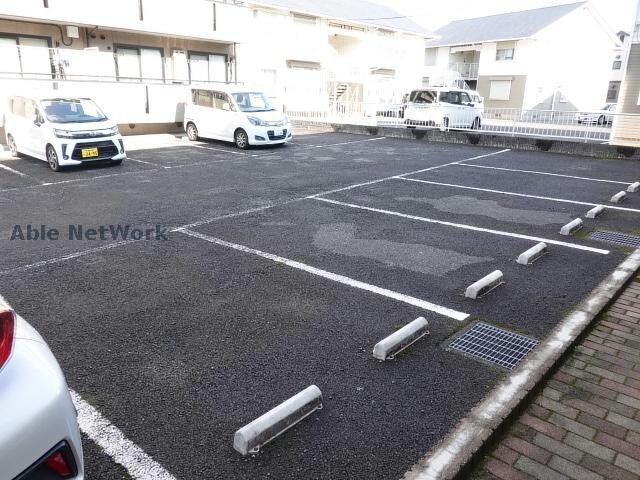  ロイヤルハウスA