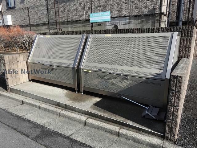  ロイヤルハウスA