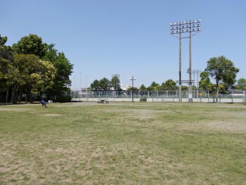 八幡運動公園(公園)まで864m clochett et soleil（ｸﾛｼｪｯﾄ ｴﾄ ｿﾚｲﾕ）