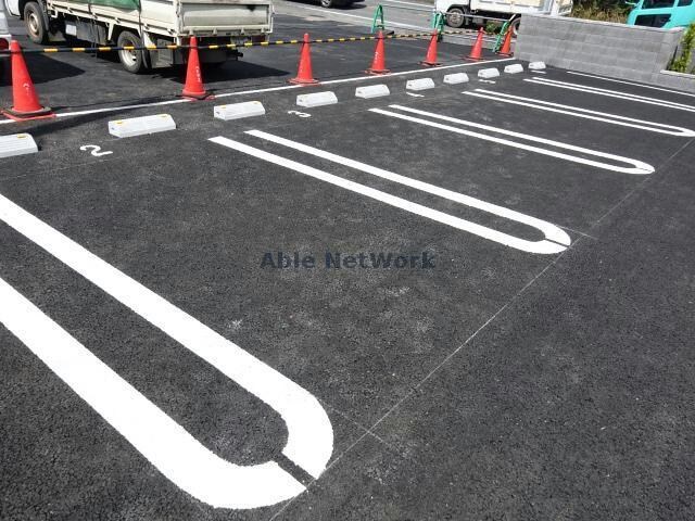 敷地内駐車場・ダブルライン 内房線/五井駅 車移動　11分4.7km 2階 築4年
