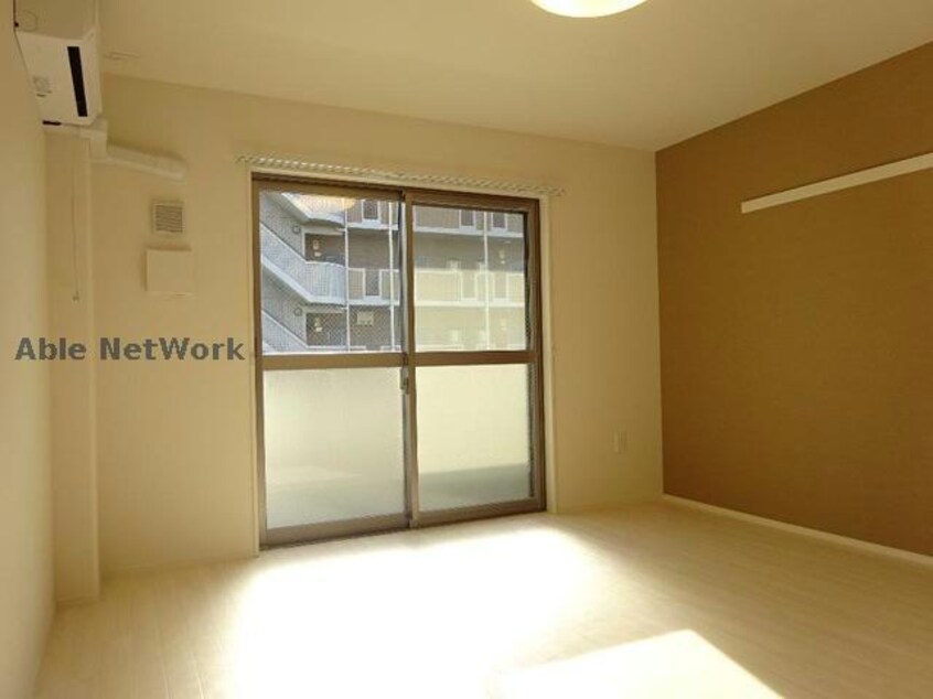  ユニヴァリィルークス