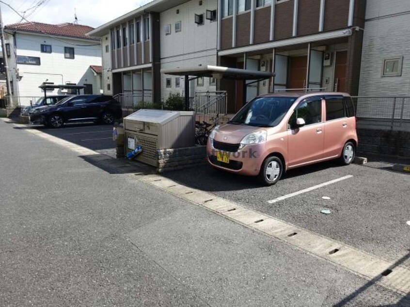  内房線/五井駅 バス5分出津下車:停歩6分 1階 築12年