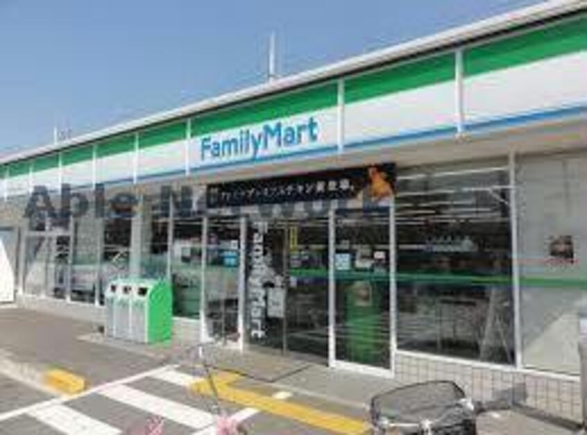 ファミリーマート市原五井更級通り店(コンビニ)まで304m 内房線/五井駅 徒歩7分 1階 築5年