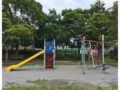 ほほえみの広場公園(公園)まで984m フリージアヒルズ