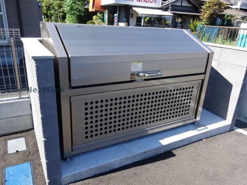  シャーメゾン浜野E